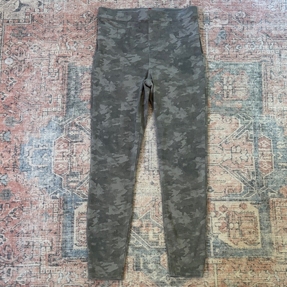 SPANX Camouflage Jegging - Green and Gray Size Medium